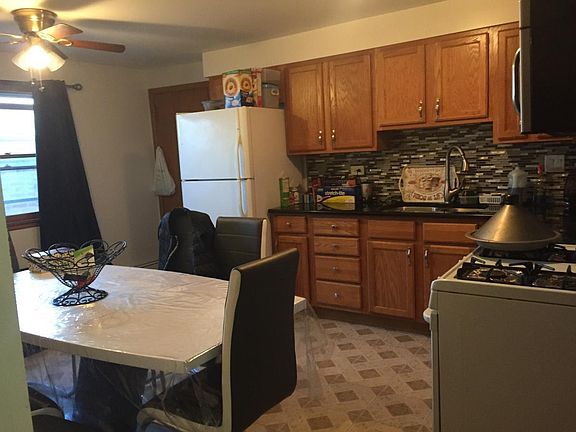 3rd image of 8548 W Lawrence Ave APT 1C