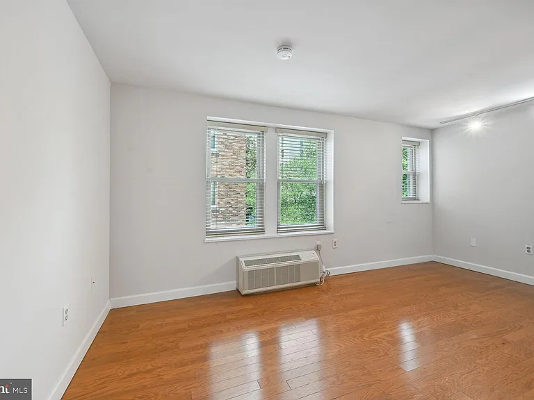 2440 16th St NW #309 — Photo 9
