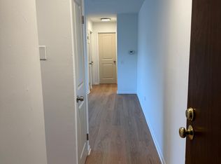 1215 N Boxwood Dr, Mount Prospect, IL 60056