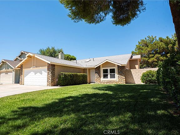 2nd image of 43469 Carol Dr