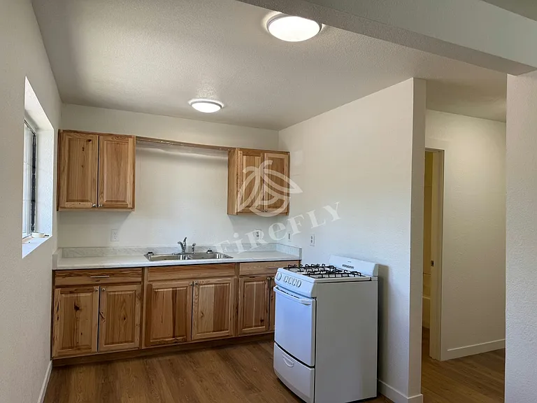 100 N 4th Dr #B — Photo 6
