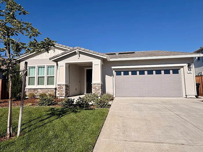 3 bed, 3.0 bath, 2127 sqft, $3,095 — Photo 2