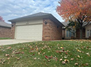 34574 Maple Lane Dr, Sterling Heights, MI 48312