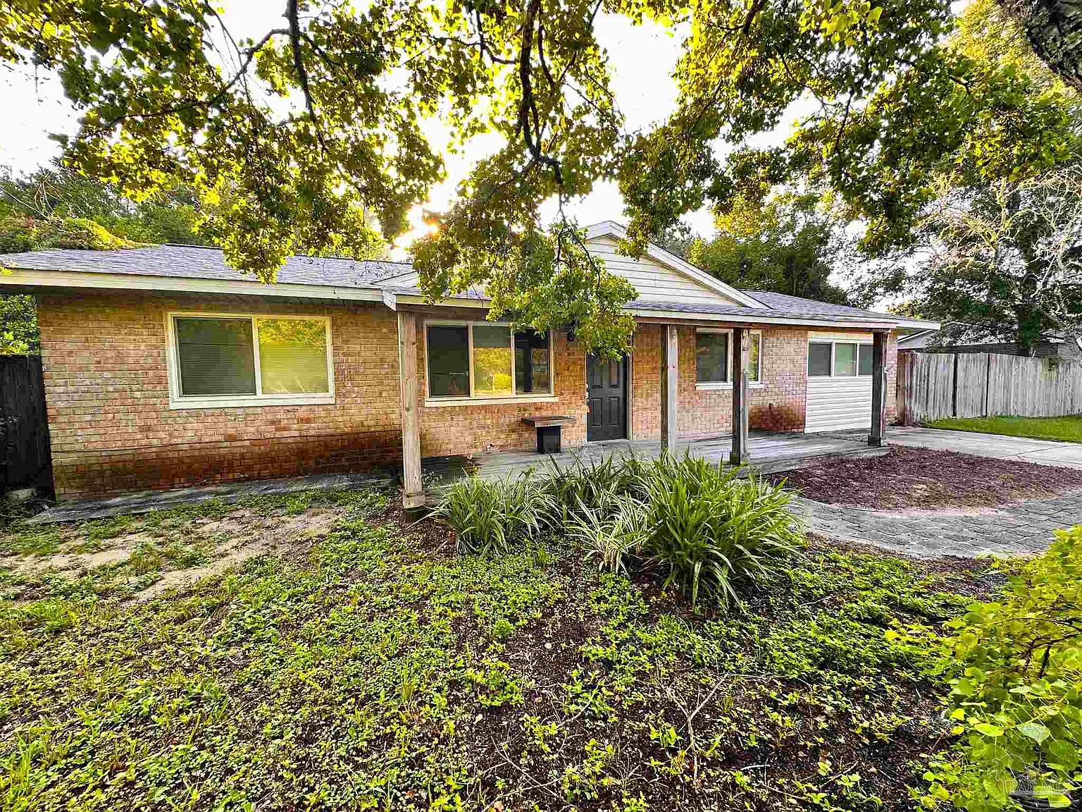 3 bed, 1404 sqft, $1,950 — Photo 1