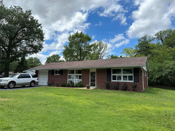 8 Bon Price Ln, Saint Louis, MO 63132