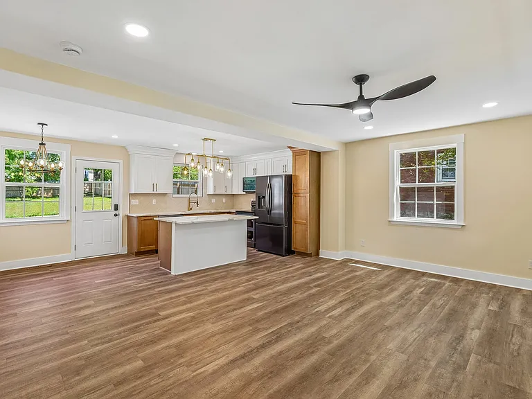 1425 Shelton Ave — Photo 23