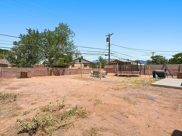 3707 Comanche Rd NE — Photo 33