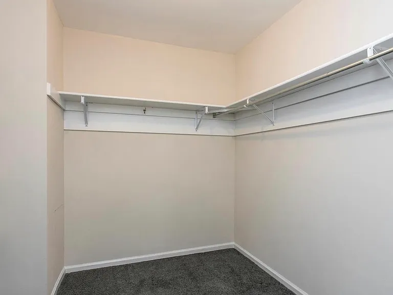 501 Haverford Ct — Photo 10