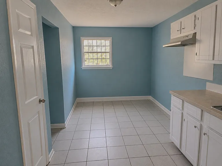 3380 Shady Oaks St #B — Photo 8