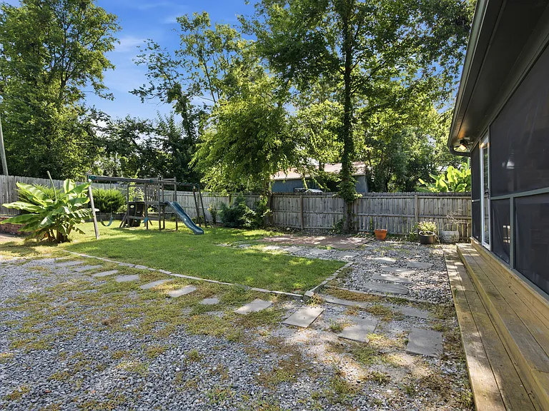 1043 Sharpe Ave — Photo 39