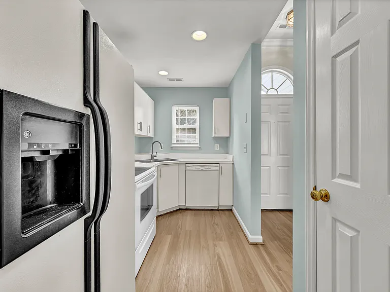 3809 Mayfield Ct — Photo 8