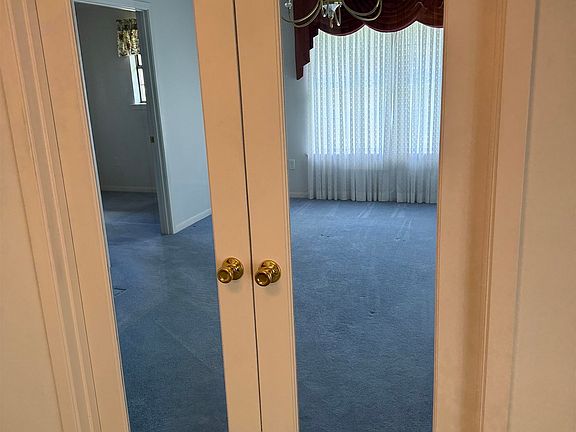 4th image of 310 Spring Valley Rd