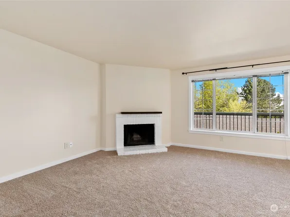 12404 E Gibson Road #J204, Everett, WA 98204