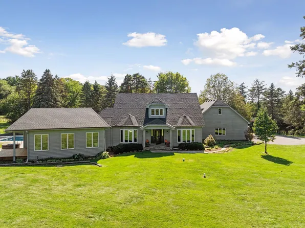 2122 Delaware Ave, Sunfish Lake, MN 55118