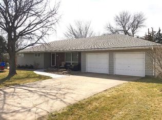 901 Division St, Alma, NE 68920