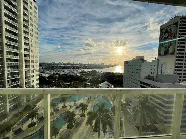253 NE 2nd St APT 1605, Miami, FL 33132