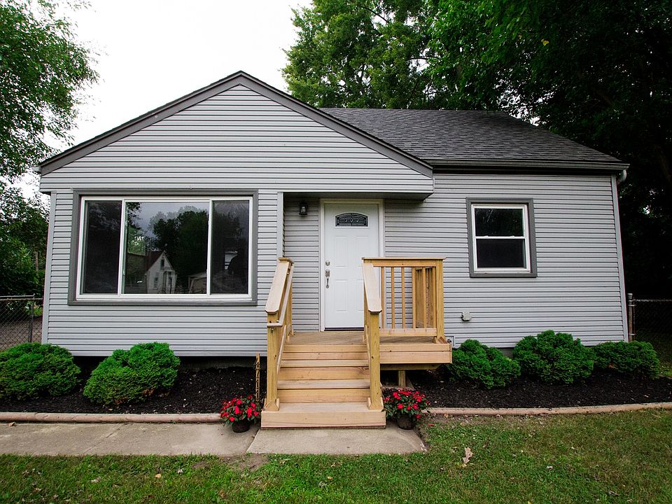 1st image of 47115 Ayres Ave
