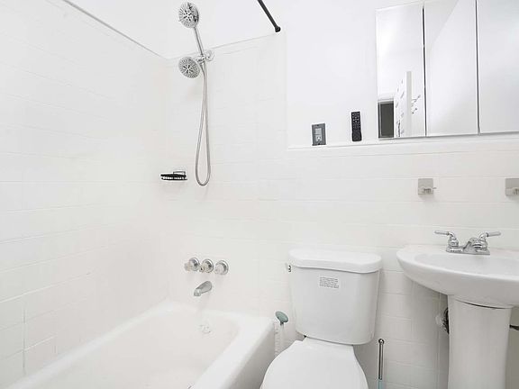 5th image of 1923 Harman St Floor 2