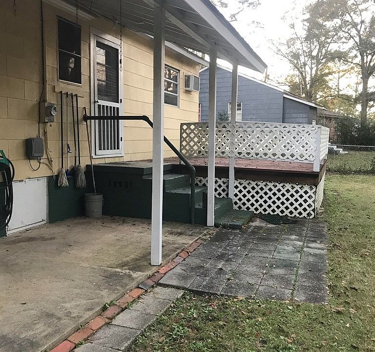 2nd image of 301 Pleasant Rd