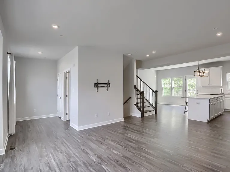 137 Moyer Hill Dr — Photo 8