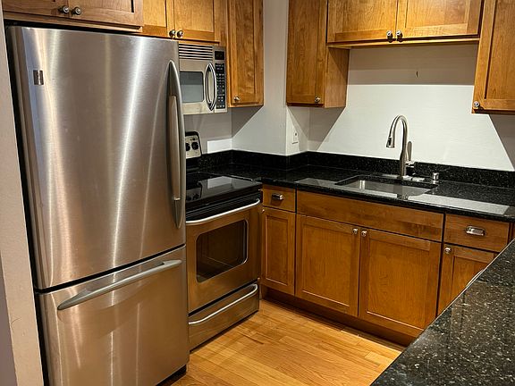 4th image of 3915 Saint Charles Ave APT 307