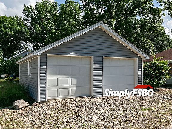 4th image of 1703 S Shore Dr