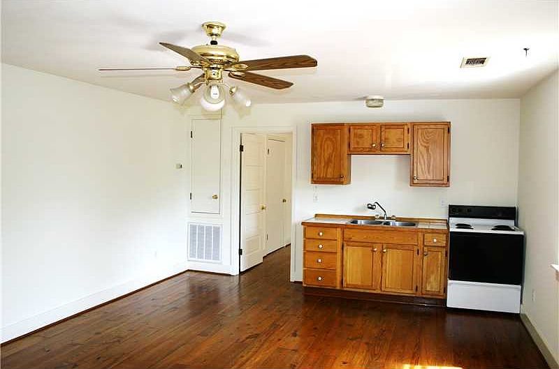 2nd image of 605 Johnson St
