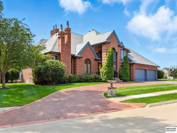 5604 S 118th Plz, Omaha, NE 68137
