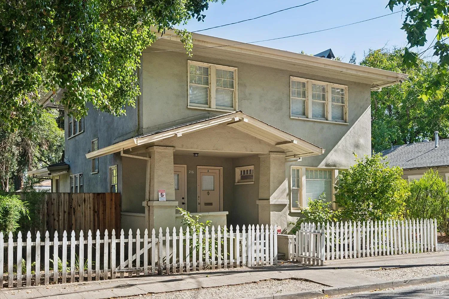 216 Hazel Street - Photo 2
