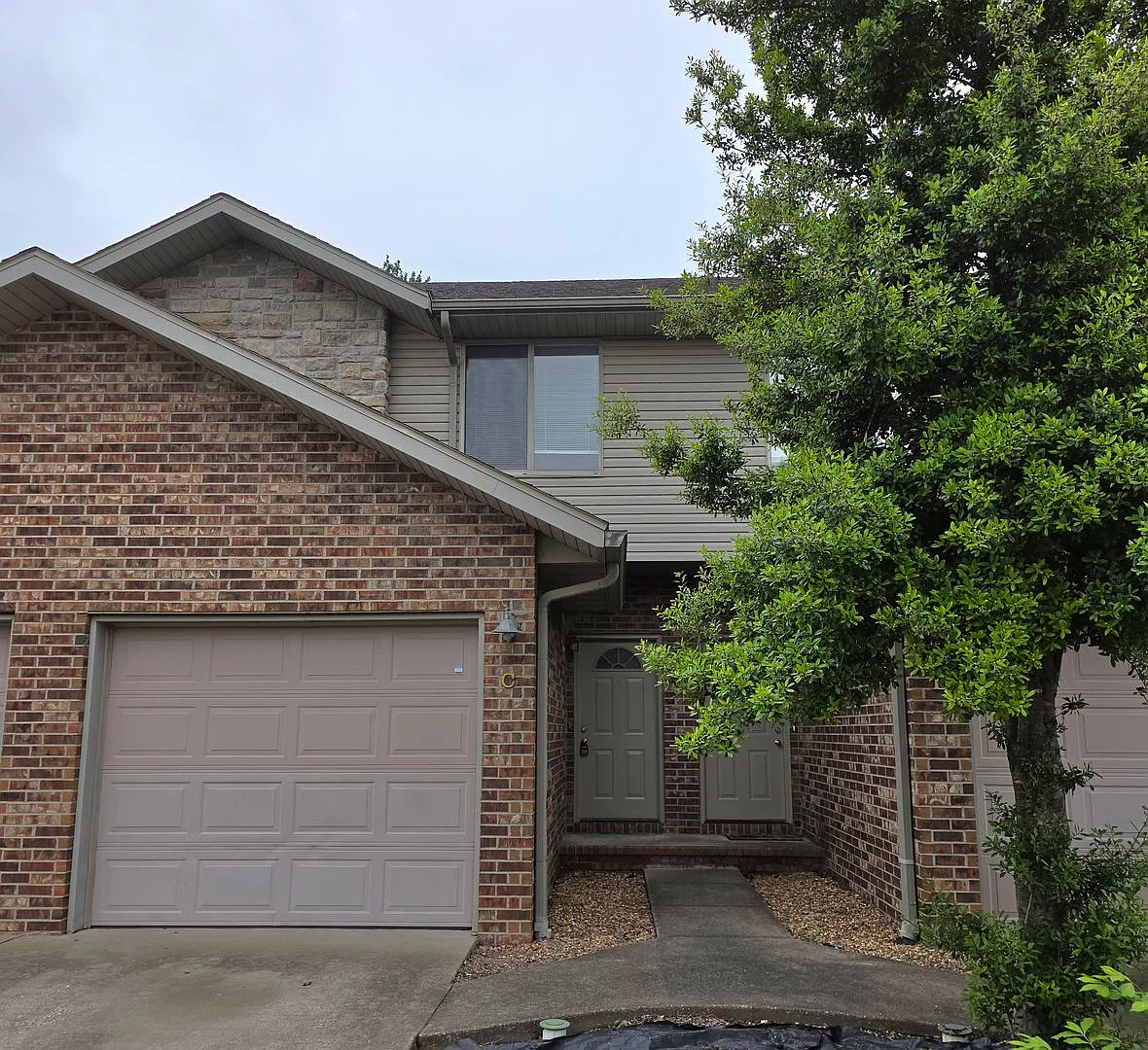 Town Home Apartment In S. Springfield, Mo. — Photo 1