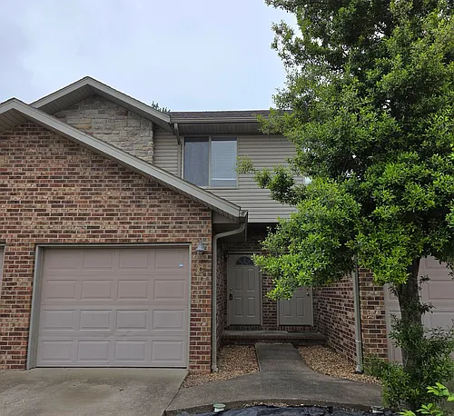 Town Home Apartment In S. Springfield, Mo. Photo 1