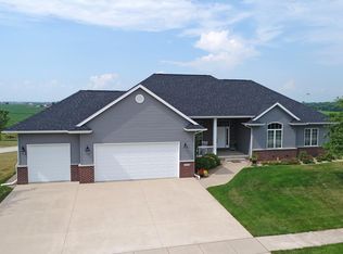 2790 Prairie View Dr NE, Swisher, IA 52338