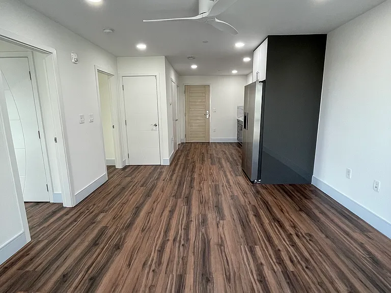 4906 Spruce St #308 — Photo 6