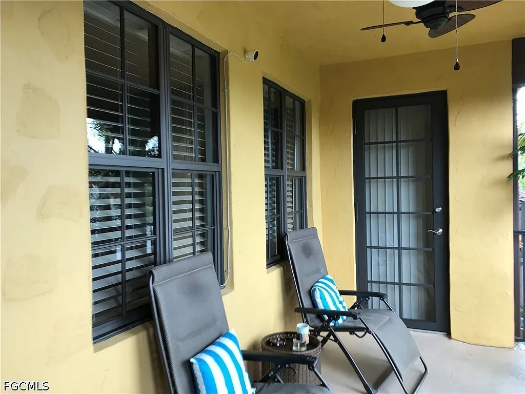 11908 Izarra Way — Photo 4