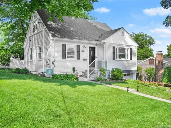 95 Middlebrooks Avenue, Trumbull, CT 06611