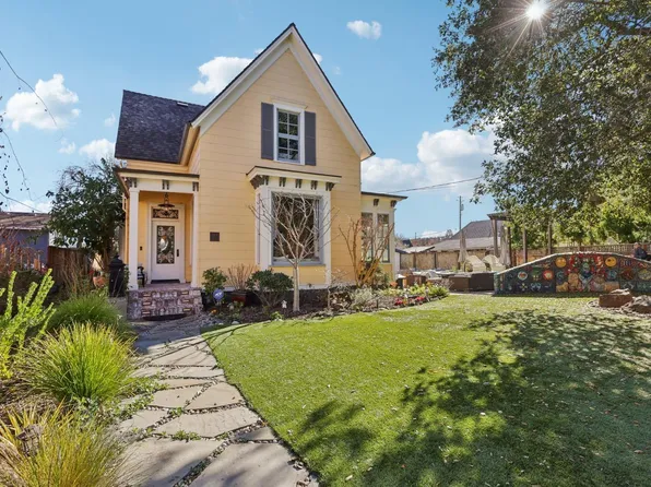 711 D St, Petaluma, CA 94952