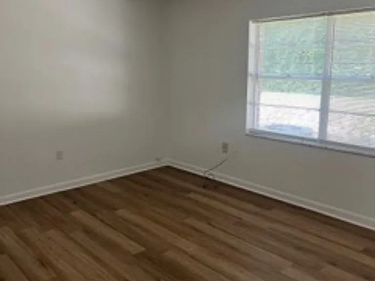 1107 Silverton Ct — Photo 2