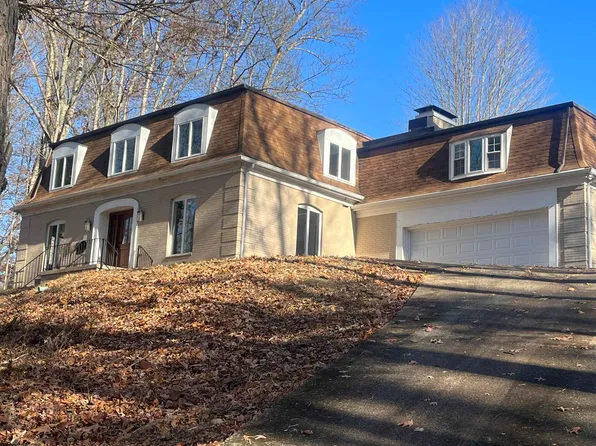 1437 Hinkle Lake Rd, Bridgeport, WV 26330