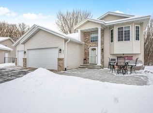 401 Cedarwood Ct, Waite Park, MN 56387