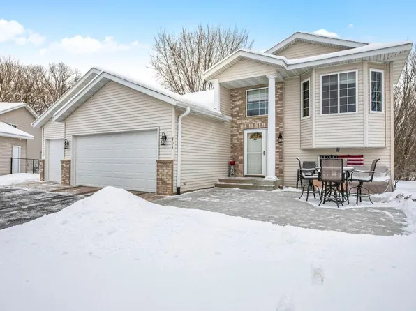 401 Cedarwood Ct, Waite Park, MN 56387