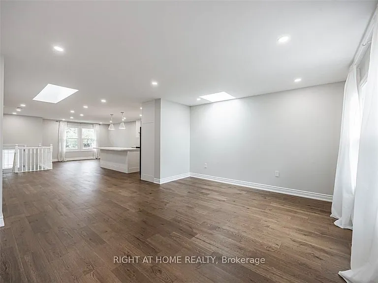 6913 Shelter Bay Rd #UPPER — Photo 13