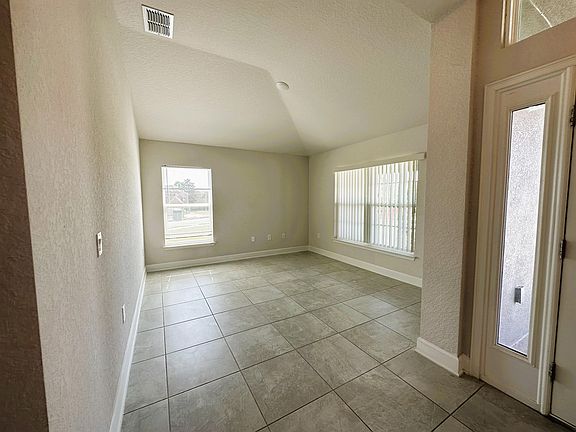 4th image of 4615 Brookshire Pl