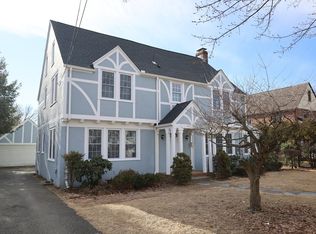 11 Harwich Rd, Longmeadow, MA 01106