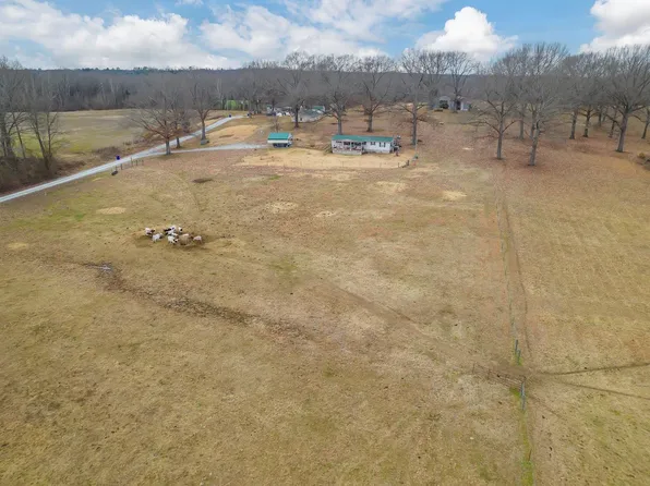 310 Sandhill Ln, Gleason, TN 38229