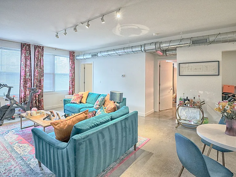 East Village Lofts- 1062 N. Ashland Ave — Photo 13
