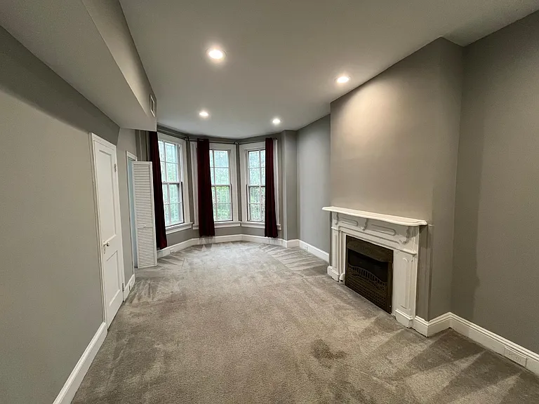 1511 W Lombard St — Photo 19