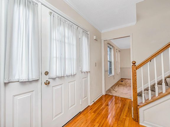 4th image of 9887 Stonebridge Dr