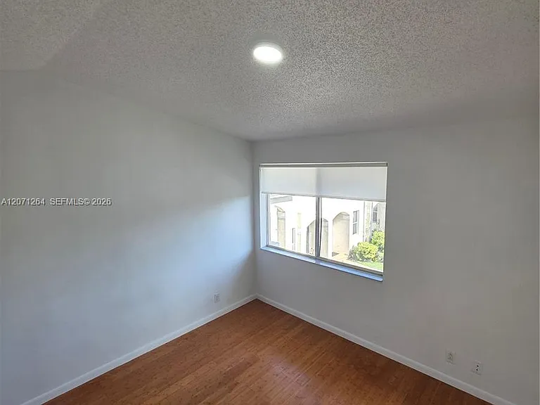 21250 NE 8th Pl #1 — Photo 22