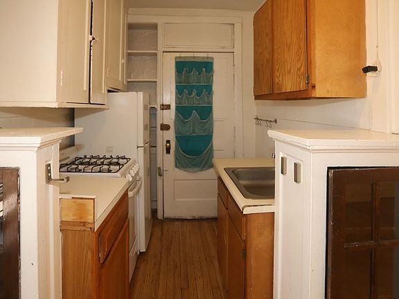 3rd image of 2239 N Bissell St #1north