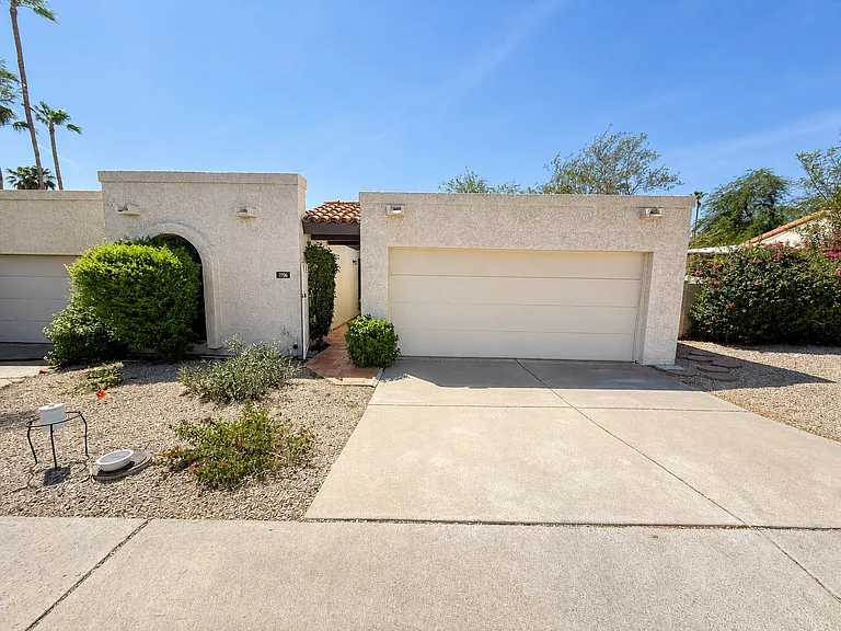 7706 N Dreamy Draw Dr — Photo 9